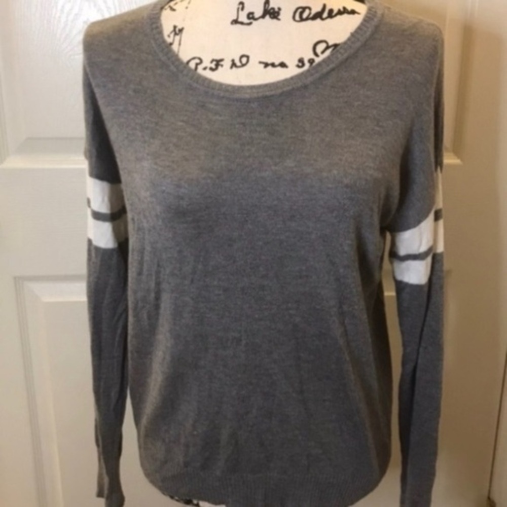Pink Republic  Crewneck Sweater in excellent condition lightweight